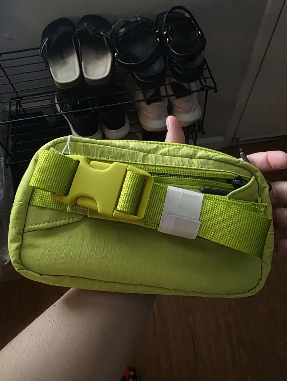 Lululemon Everywhere Belt Bag in Lichen Lime - Picture 2 of 3